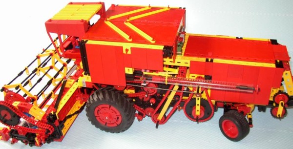 fischertechik-Mähdrescher von Harald Steinhaus